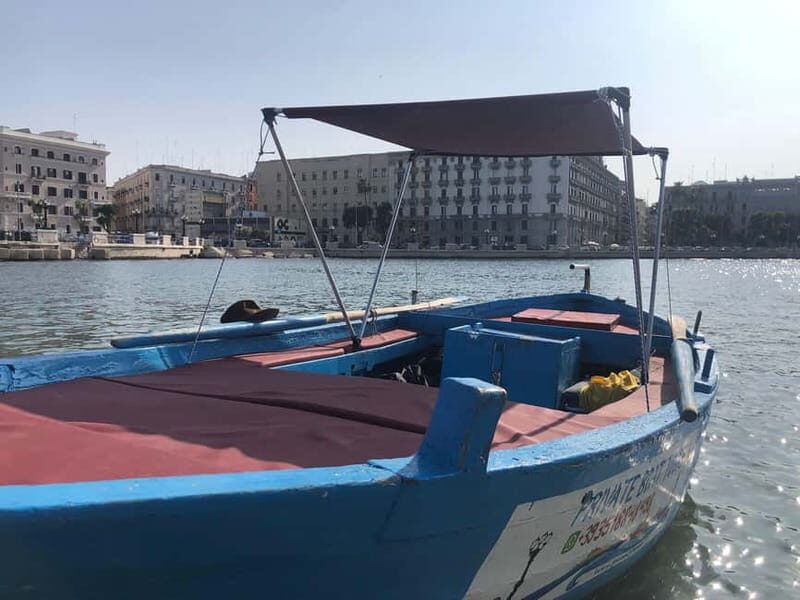 Bari: Boat trip over "Gozzovigliando", fishermen boat - Learning to row like a Bari fisherman
