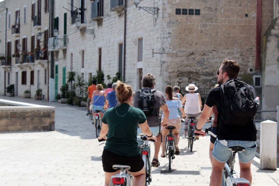 Bari: City Highlights Guided Bike Tour - The Old Town loop: Saint Nicholas, Saint Sabinus, and everyday Bari