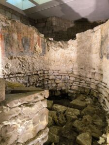 Bari: Guided Tour with archaeologist - Santa Scolastica Archaeological Museum: see what’s worth paying attention to