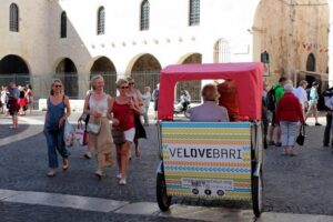 Bari: Old Town Guided Eco-Friendly Rickshaw Tour - Meeting at VELO SERVICE near Piazza Mercantile