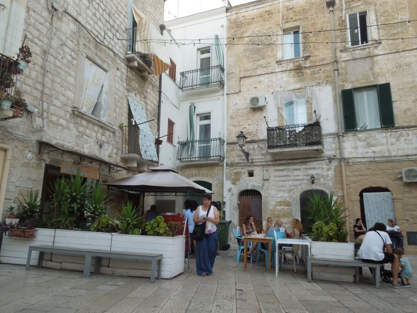 Bari: Private Food and Walking Tour - The Lunch Stop: Traditional Recipes with a Real Local Maker
