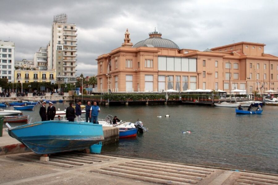 Bari: Private Walking Tour - Basilica San Nicola: Romanico Pugliese, explained in plain human terms
