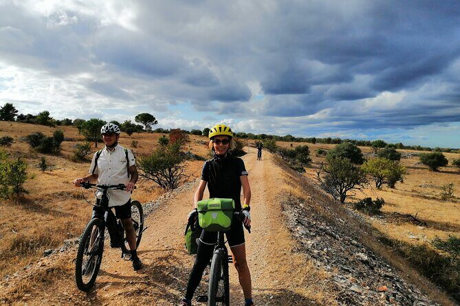 Bike Tour in the Alta Murgia National Park (Pulo of Altamura) - Stop 1: Il Pulo di Altamura and the cave balcony moment