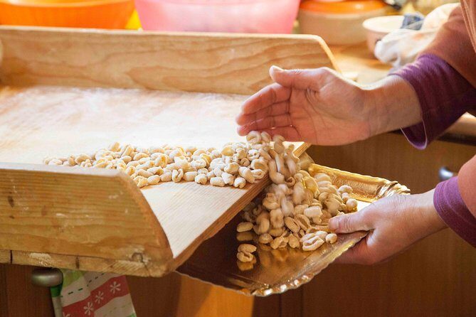 Cesarine: Small group Pasta and Tiramisu class in Bari - Meeting Your Host and Starting With Aperitivo