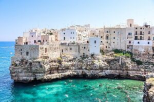 Ostuni, Locorotondo & Polignano: Private Full-day Tour - Locorotondo: St. George, St. Nicholaus, and a 1-Hour Lunch Reset