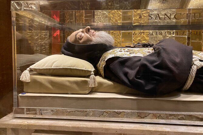 Padre Pio's Shrine in San Giovanni Rotondo from Bari (Apulia) - Chiesa Grande: your guided orientation for the main church