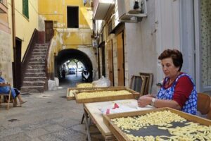 People of Bari unusual guided tour - The People and Flavors walk: what you’ll actually experience in the streets