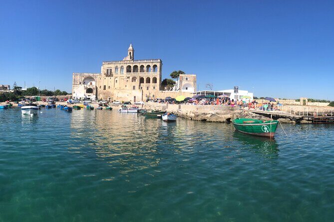 Polignano a Mare boat tour emotions, caves, diving and appetizers - Grotta Piana: emerald water and a quieter pause