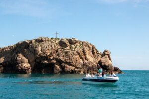 Polignano a Mare: Boat Tour of the Caves - Small Group - Meeting on Via Giuseppe Arimondi: start easy, start early